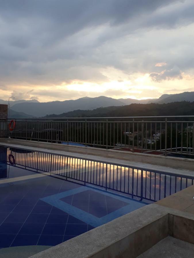 Hotel Bellavista Premium Villeta Esterno foto